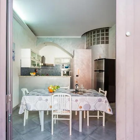 Lilla's House Near The Beach, Parking & Wifi
