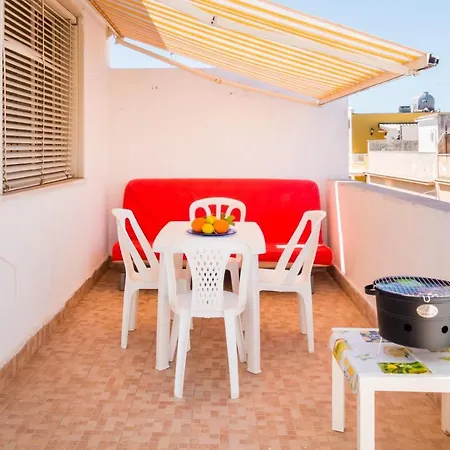 Lilla's House Near The Beach, Parking & Wifi *