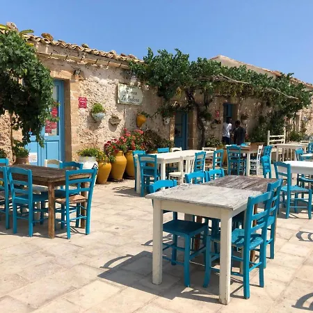 Lilla's House Near The Beach, Parking & Wifi