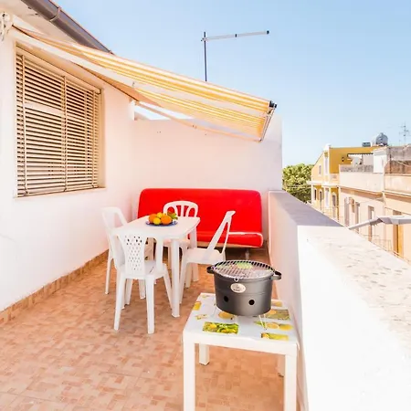 Lilla's House Near The Beach, Parking & Wifi