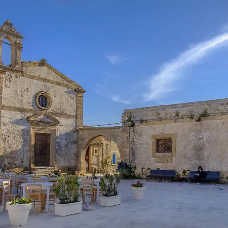 Lilla's House Near The Beach, Parking & Wifi Casa vacanze Avola